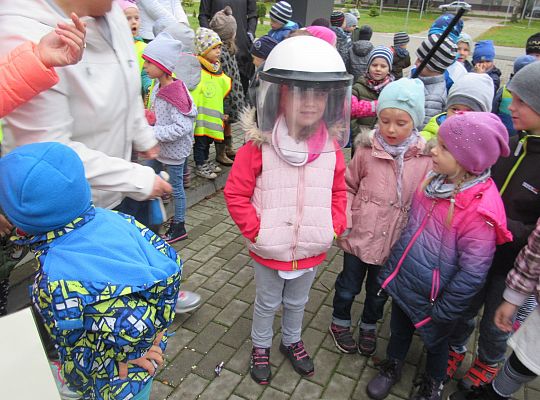 Wizyta w Komendzie Policji-spotkanie z psem