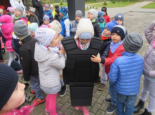 Wizyta w Komendzie Policji-spotkanie z psem