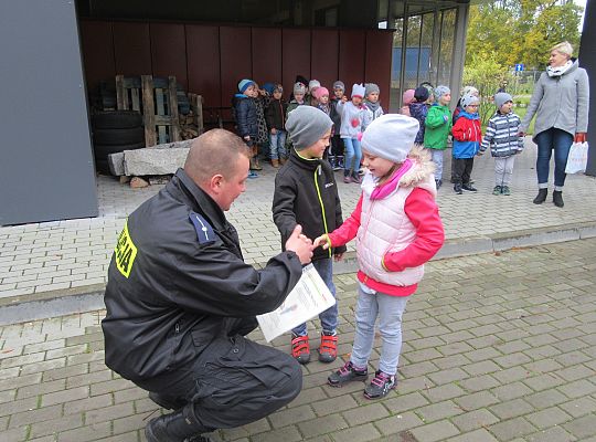 Wizyta w Komendzie Policji-spotkanie z psem