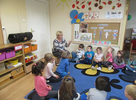 Biblioteka dzieciom-czytanie bajek z morałem