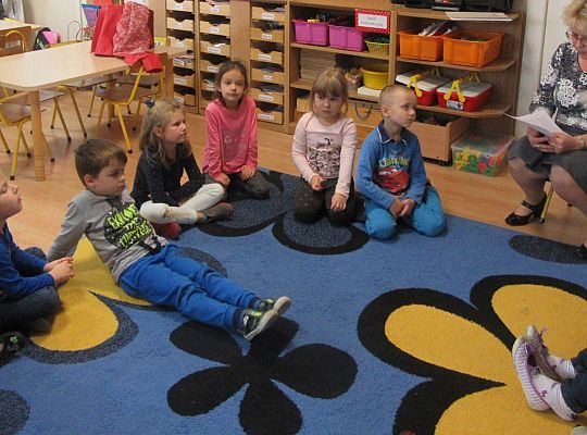 Biblioteka dzieciom-czytanie bajek z morałem