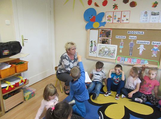 Biblioteka dzieciom-czytanie bajek z morałem