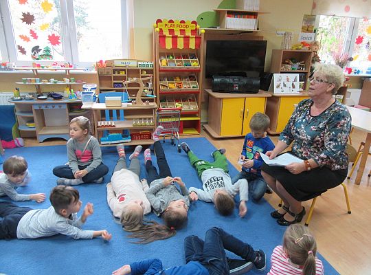 Biblioteka dzieciom-czytanie bajek z morałem