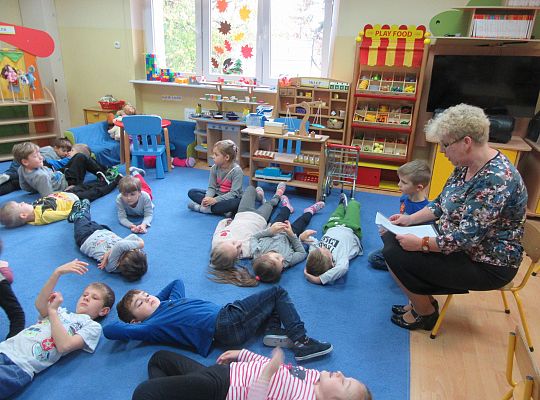 Biblioteka dzieciom-czytanie bajek z morałem