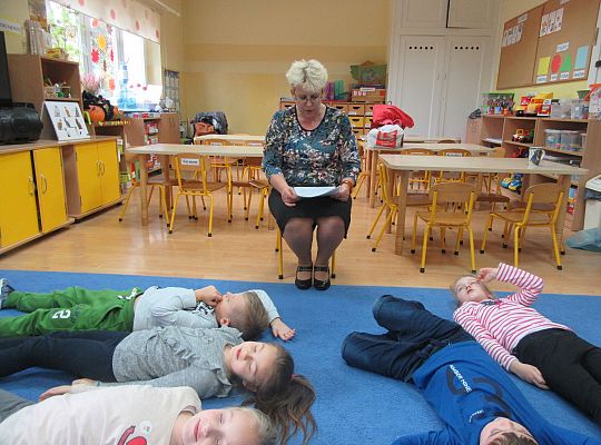 Biblioteka dzieciom-czytanie bajek z morałem