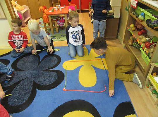 Poznajemy figury geometryczne gr III