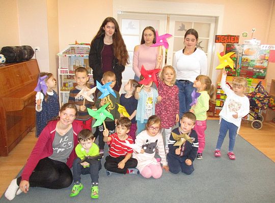 Wolontariusze w przedszkolu gr II