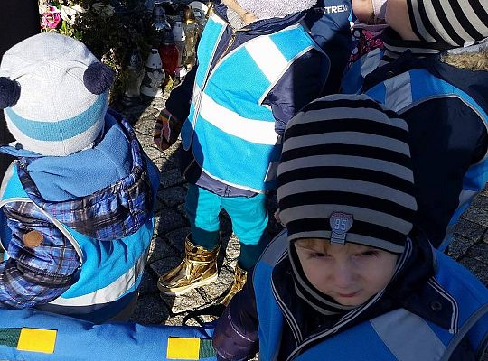 Pamiętamy o tych co odeszli-zapalamy znicze