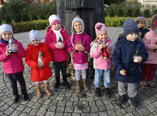Pamiętamy o tych co odeszli-zapalamy znicze