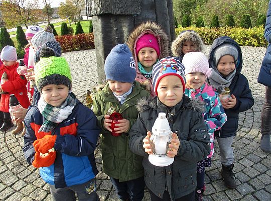 Pamiętamy o tych co odeszli-zapalamy znicze