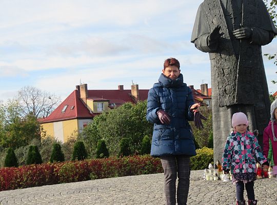 Pamiętamy o tych co odeszli-zapalamy znicze