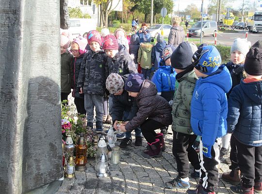 Pamiętamy o tych co odeszli-zapalamy znicze