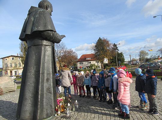 Pamiętamy o tych co odeszli-zapalamy znicze