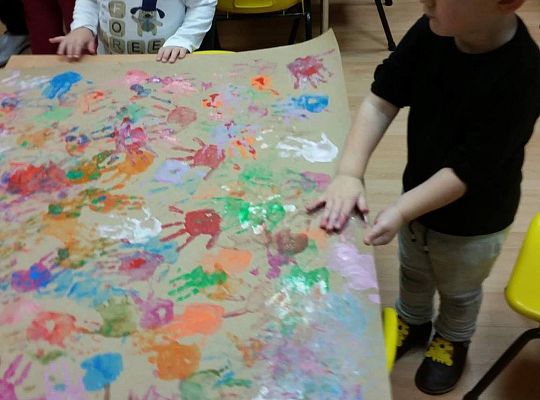 Świetna zabawa przy malowaniu domku