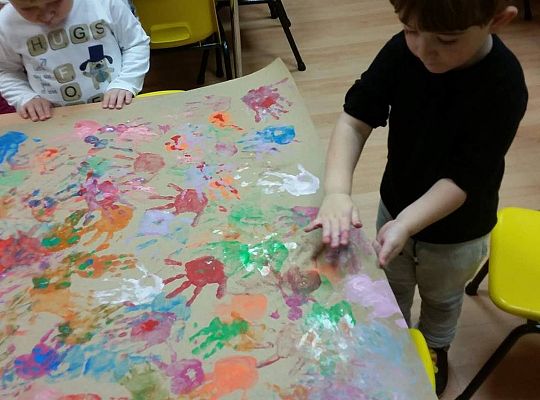 Świetna zabawa przy malowaniu domku