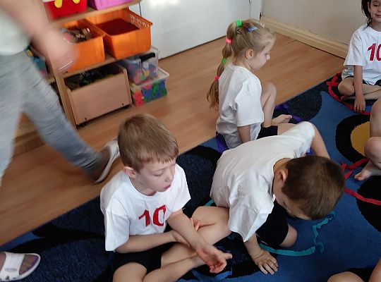 Ćwiczenia gimnastyczne w grupie III