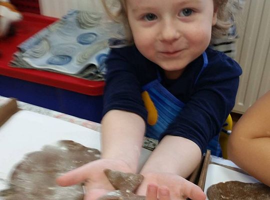 Pieczemy i zdobimy świąteczne pierniczki