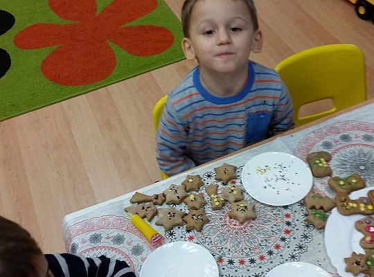 Pieczemy i zdobimy świąteczne pierniczki