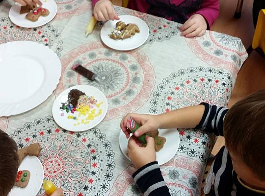 Pieczemy i zdobimy świąteczne pierniczki