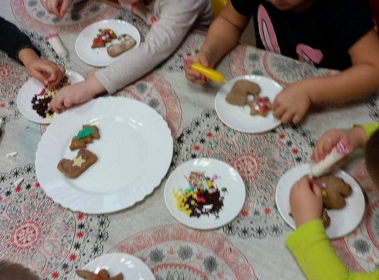 Pieczemy i zdobimy świąteczne pierniczki