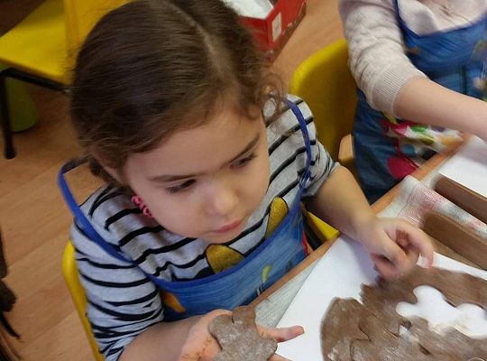 Pieczemy i zdobimy świąteczne pierniczki