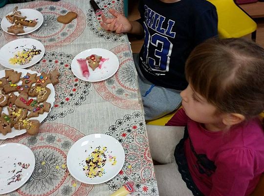 Pieczemy i zdobimy świąteczne pierniczki