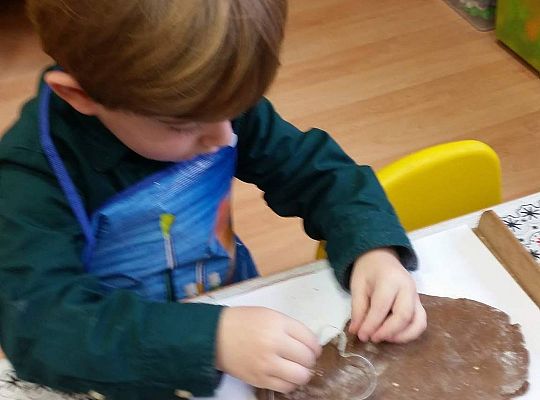 Pieczemy i zdobimy świąteczne pierniczki