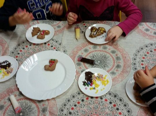 Pieczemy i zdobimy świąteczne pierniczki