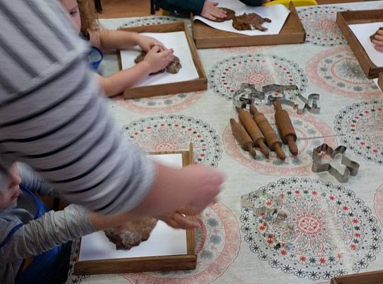 Pieczemy i zdobimy świąteczne pierniczki