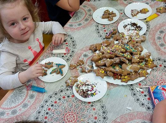 Pieczemy i zdobimy świąteczne pierniczki