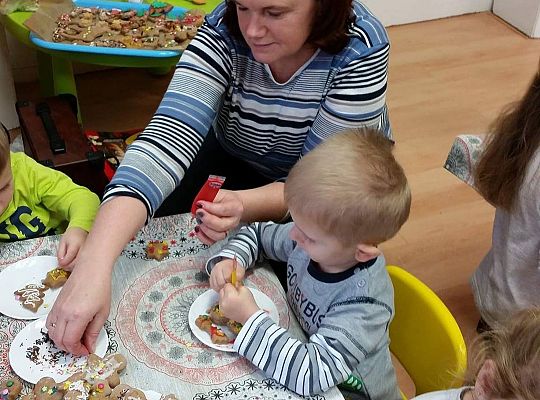 Pieczemy i zdobimy świąteczne pierniczki