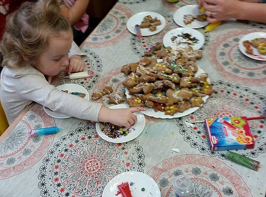 Pieczemy i zdobimy świąteczne pierniczki