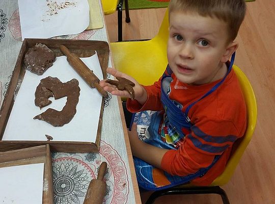 Pieczemy i zdobimy świąteczne pierniczki