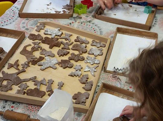 Pieczemy i zdobimy świąteczne pierniczki