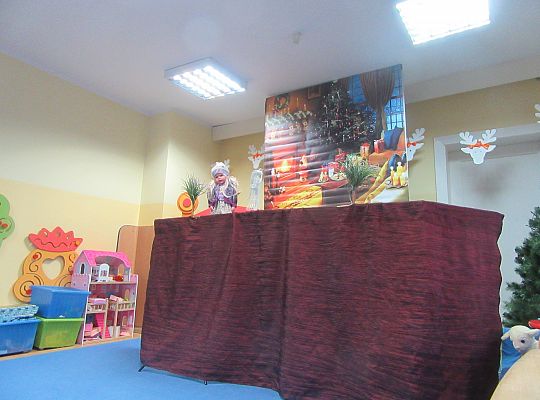 Teatrzyk w przedszkolu "Aniołek nocy wigilijnej"