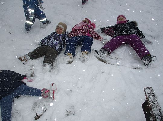 Zimowe zabawy grupa I,II