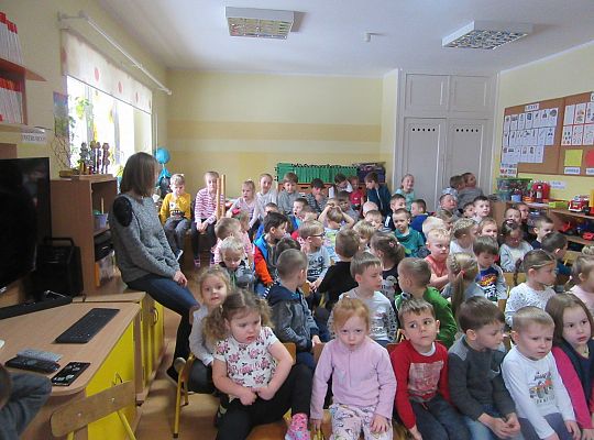 Spotkanie z kolejarzem-absolwent naszego przedszkola