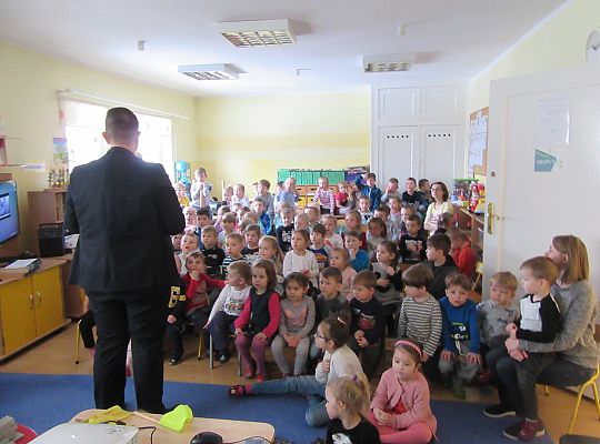 Spotkanie z kolejarzem-absolwent naszego przedszkola