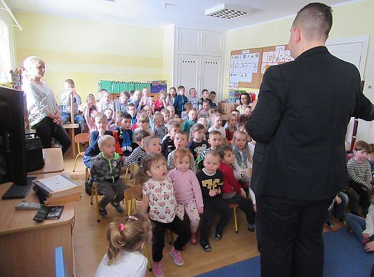 Spotkanie z kolejarzem-absolwent naszego przedszkola