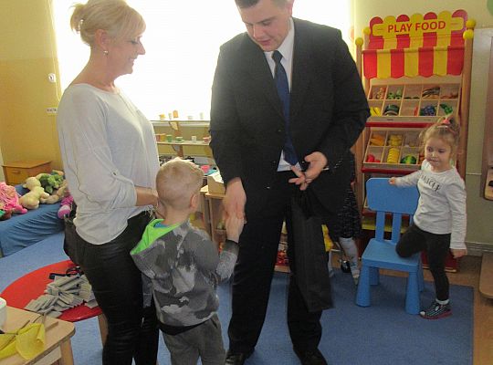 Spotkanie z kolejarzem-absolwent naszego przedszkola