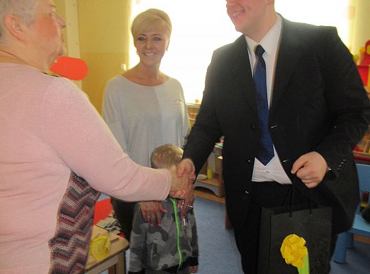 Spotkanie z kolejarzem-absolwent naszego przedszkola