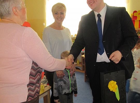 Spotkanie z kolejarzem-absolwent naszego przedszkola