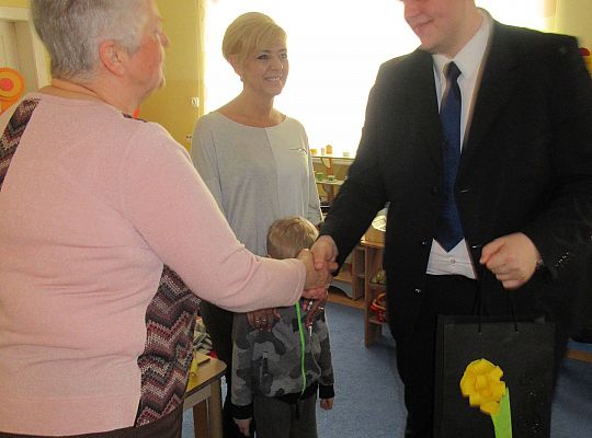 Spotkanie z kolejarzem-absolwent naszego przedszkola