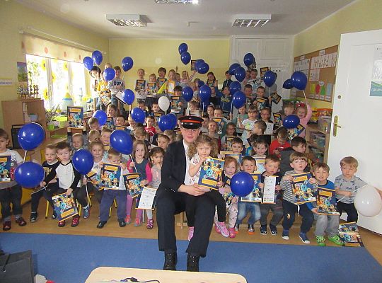 Spotkanie z kolejarzem-absolwent naszego przedszkola