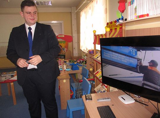 Spotkanie z kolejarzem-absolwent naszego przedszkola