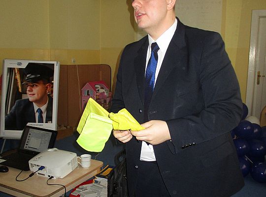 Spotkanie z kolejarzem-absolwent naszego przedszkola
