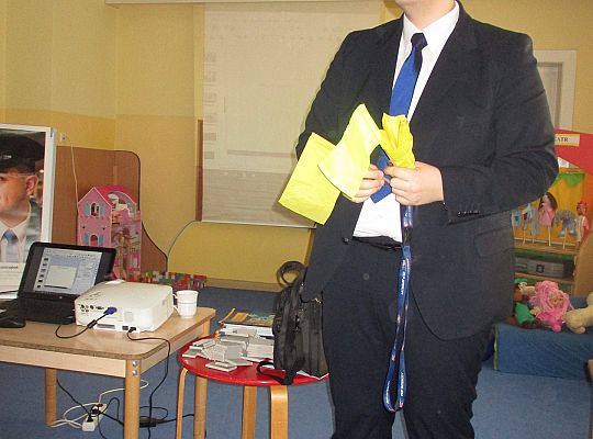 Spotkanie z kolejarzem-absolwent naszego przedszkola