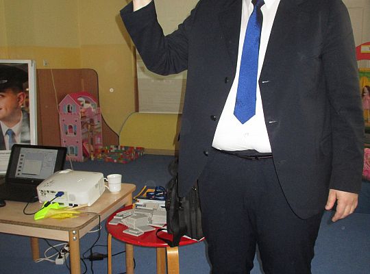 Spotkanie z kolejarzem-absolwent naszego przedszkola