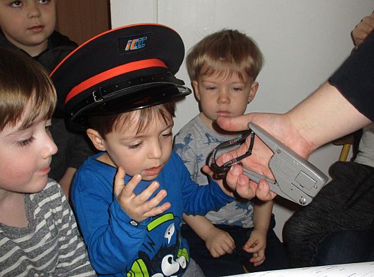 Spotkanie z kolejarzem-absolwent naszego przedszkola