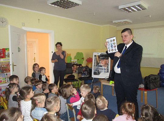 Spotkanie z kolejarzem-absolwent naszego przedszkola